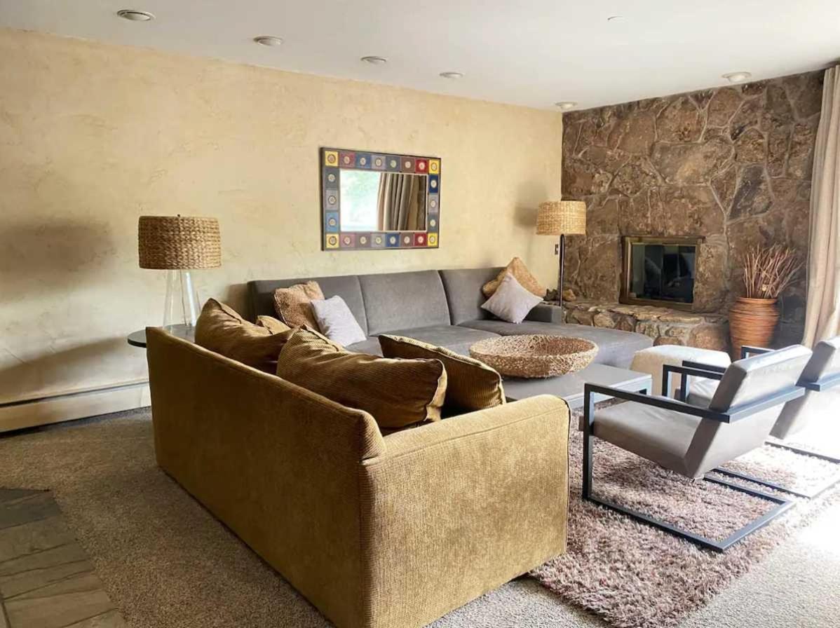 Best Location In The Heart Of Lions Head, Ski Lockers, Jacuzzi And Pool Вейл Екстериор снимка